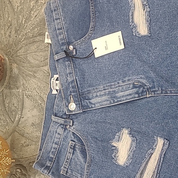Forever 21 RIPPED JEAN SHORTS DARK WASH 28 NEW - Picture 2 of 6